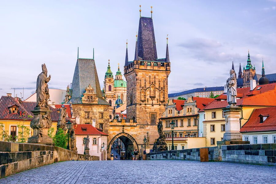 1000 years of history! Evening walking foodie tour - Key things to know before you book
