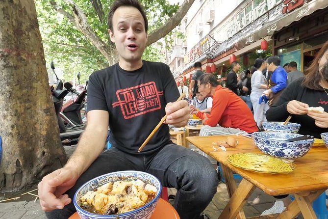 3-Hour Private Night Tour: Beijing Foodie Experience - What the private guide adds