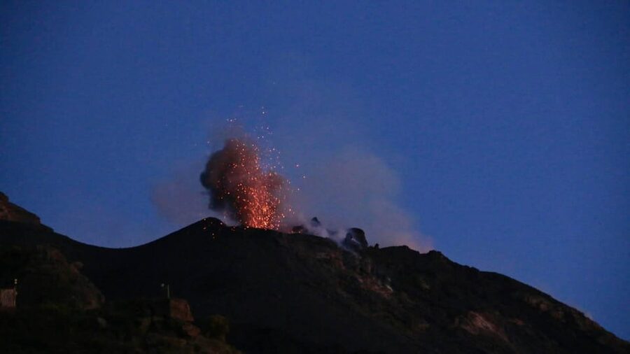 Aeolian Islands mini cruise with Stromboli by night - Free time on Stromboli before sunset