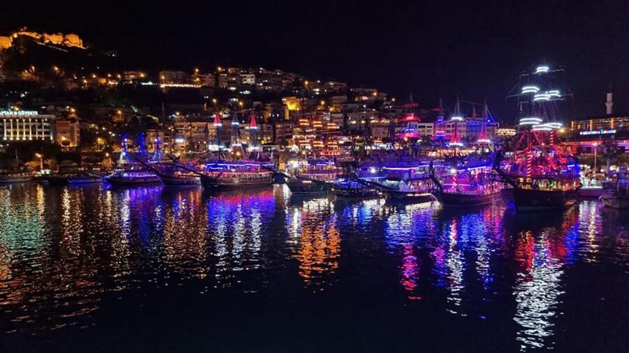 Alanya: Night Safari and Boat Trip with Riverside Dinner - Dinner beside the Dim River