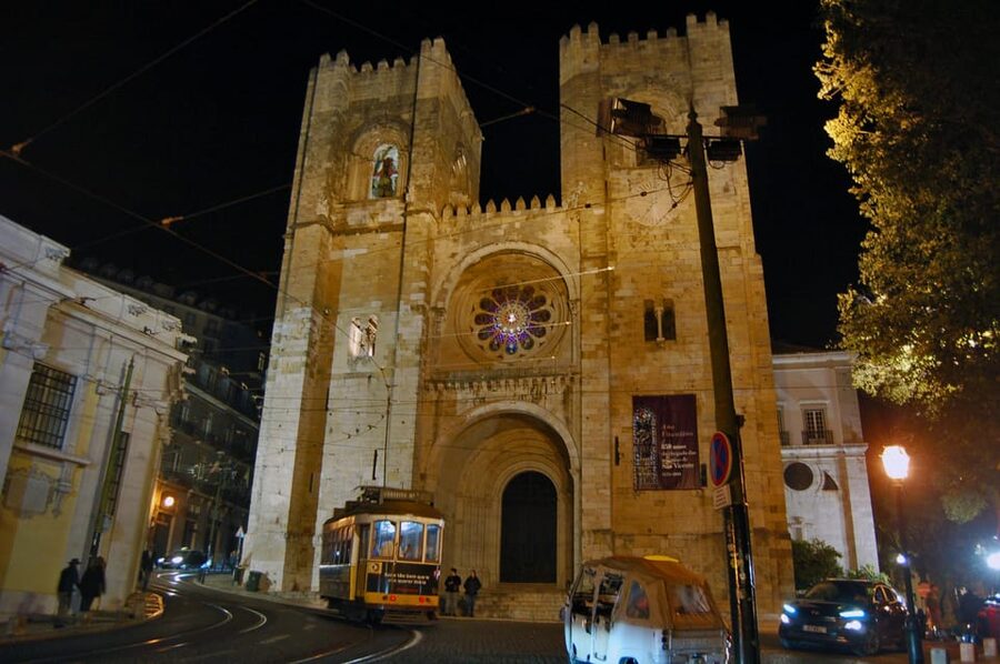 All-inclusive Fado Tour: Show & Dinner. Lisbon at Night - Why this evening works for Lisbon