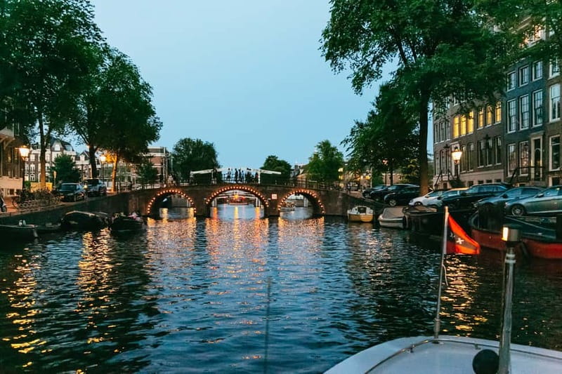 Amsterdam: Evening Cruise with Optional Wine and Snacks - My verdict: book it for the evening views