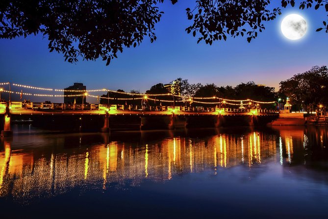 Amsterdam Wine and Cheese Evening Cruise - Practical timing and meeting details