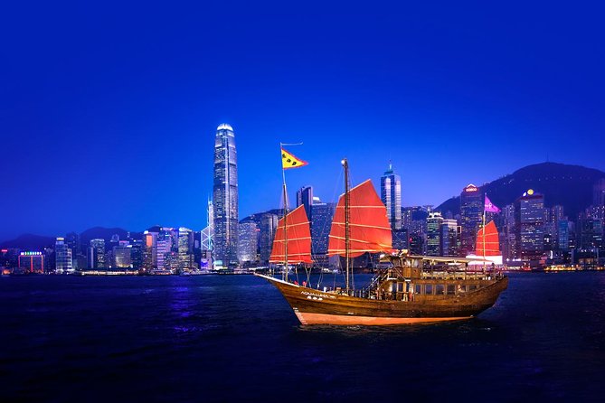 Aqua Luna: Evening Cruise at Victoria Harbour Hong Kong - Choosing sunset at 6:30pm or 6:45pm