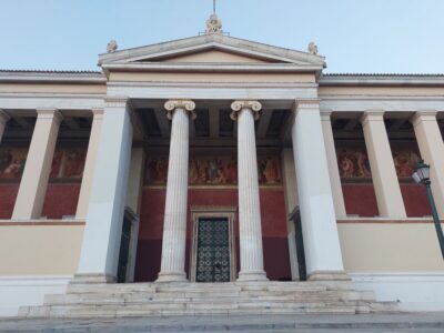 Athens: City Highlights Nighttime Walking Tour in Spanish
