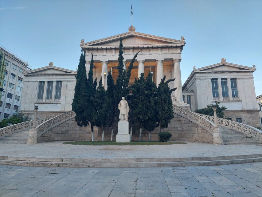 Athens: City Highlights Nighttime Walking Tour in Spanish - Hadrian’s Arch and the Temple of Zeus