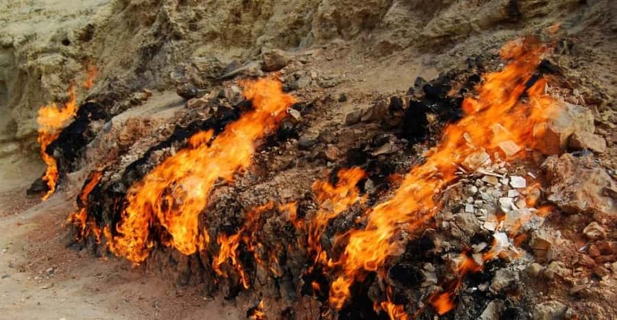 Baku:Gobustan Mud Volcanoes Temple & Entry tickets included - The optional Baku night tour