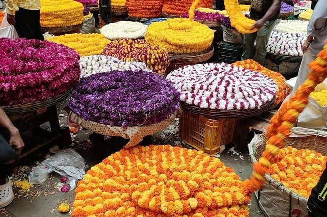 Bangalore : Evening Food Street Walk and Market Visit - KR Market’s flowers, spices, and working city life