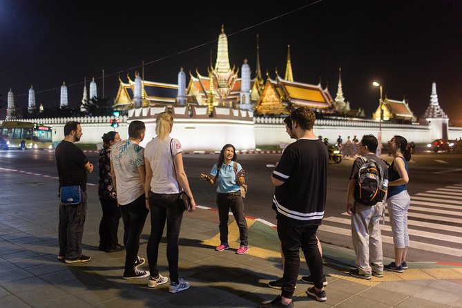 Bangkok by Night: Temples, Markets and Food Tuk-Tuk Tour - Wat Prayoon and the night-time temple setting