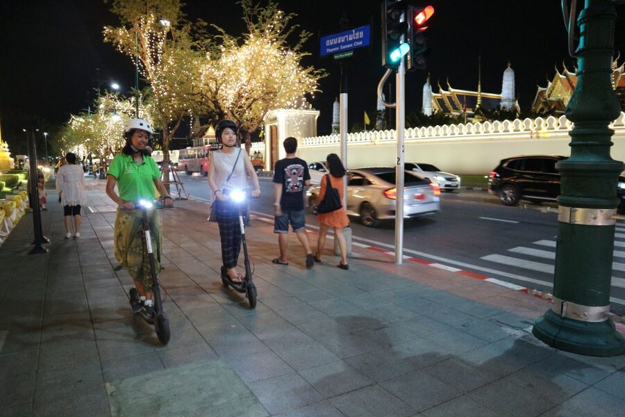 Bangkok: E-Scooter Night Tour with Local Street Food - Chinatown and Bangkok’s narrow lanes