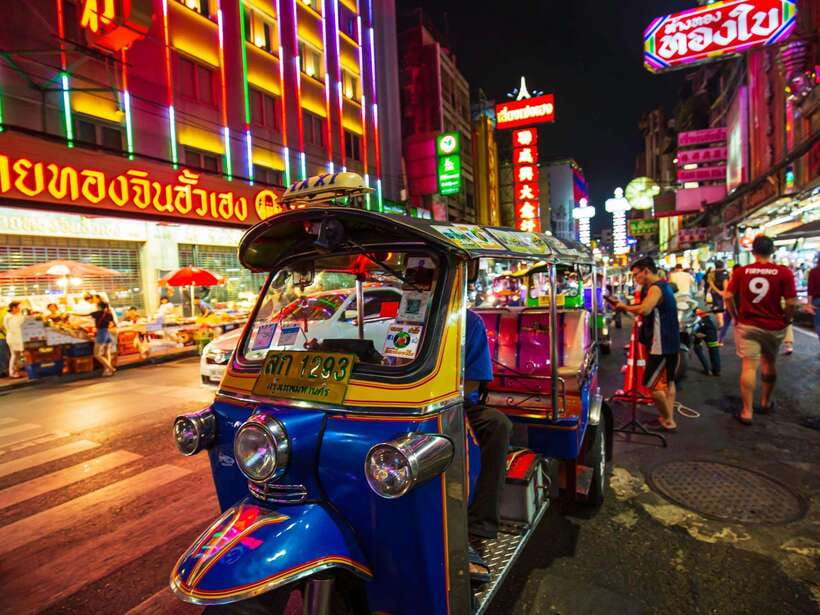 Bangkok: Evening Tour with Wat Arun, Wat Pho & Tuk Tuk Ride - Practical advice for a smoother evening