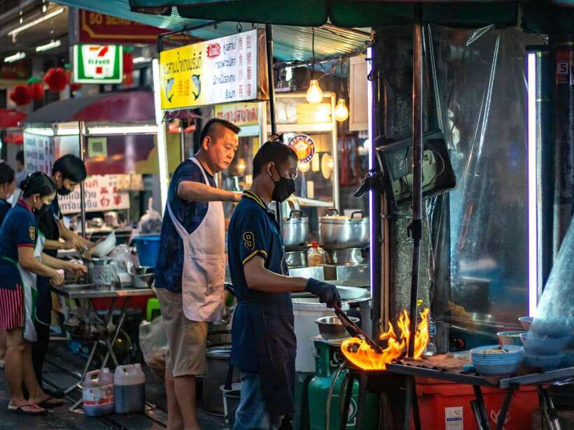 Bangkok: Evening Tour with Wat Arun, Wat Pho & Tuk Tuk Ride - What the $41 price really covers