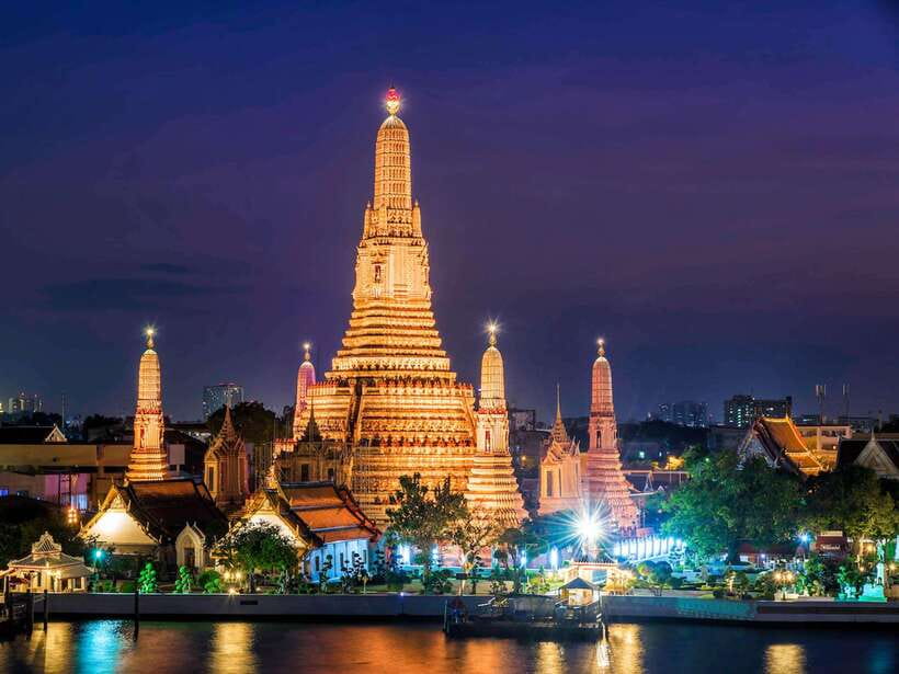 Bangkok: Evening Tour with Wat Arun, Wat Pho & Tuk Tuk Ride - Maha Rat Road and the outside of the Grand Palace