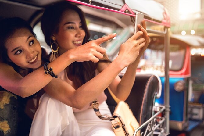 Bangkok Tuk-Tuk Tour by Night with Chinatown Street Food Meal - A Quick Look at the Giant Swing