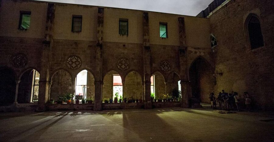 Barcelona: Dark History Night Walking Tour - The Spanish Inquisition in Barcelona