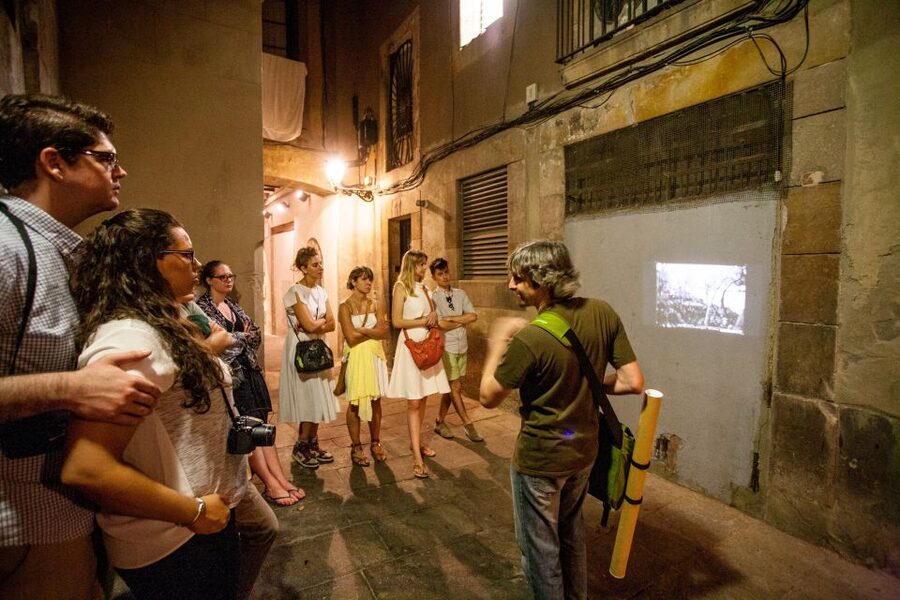 Barcelona: Dark History Night Walking Tour - Forgotten cemeteries and places of execution