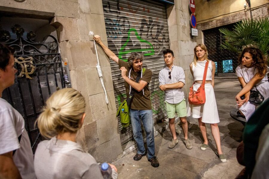 Barcelona: Dark History Night Walking Tour - The pace, group size, and two-hour length