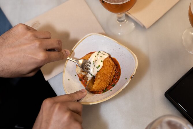 Barcelona Old Town Tapas Tour: Vermouth, Bites & Hidden Gems - Finishing with vermouth near Plaça de Catalunya