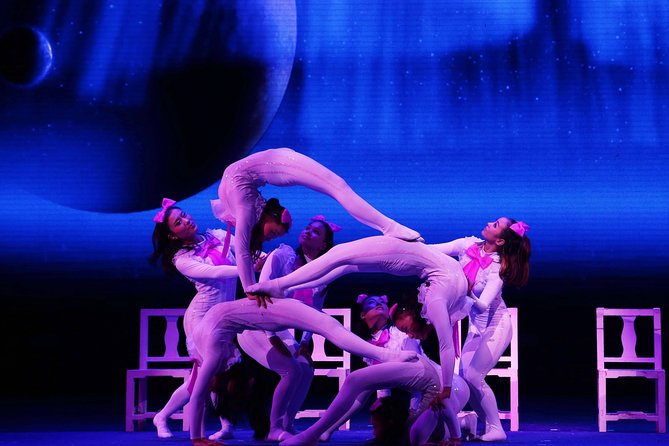 Beijing Roast Duck Banquet and Acrobatics Show with VIP Seats Evening Tour - How the four-hour evening usually works