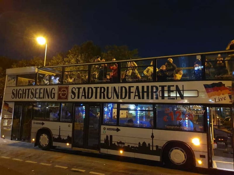 Berlin: Bus Tour by Night with Live Commentary - Hauptbahnhof, Schloss Bellevue, and the Siegessäule