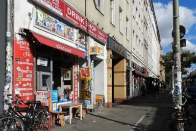 Berlin: Kreuzberg Guided Walking Evening Tour