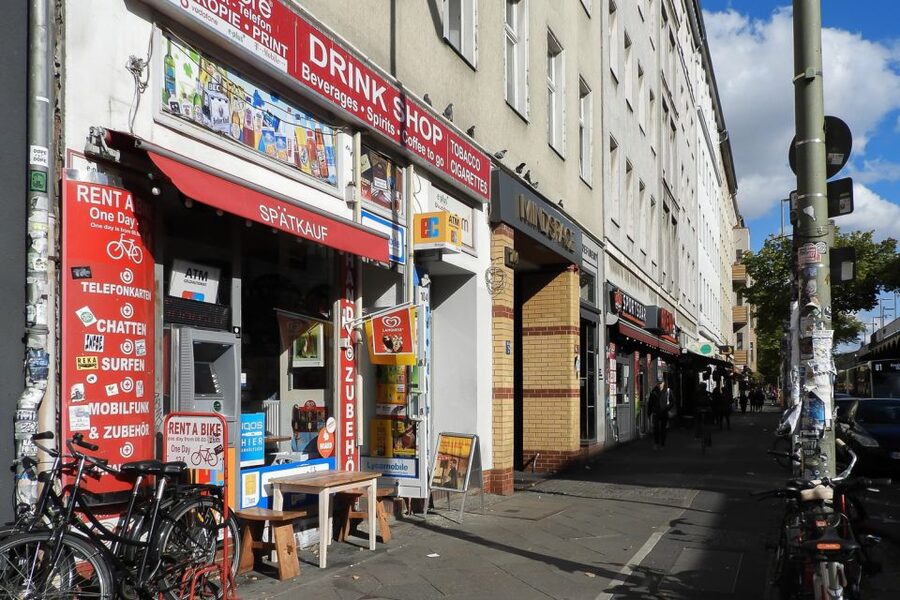 Berlin: Kreuzberg Guided Walking Evening Tour - Starting at Kottbusser Tor