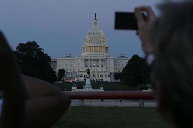 Big Bus DC: Monuments & Memorials Night Tour by Open-top Bus - The White House and other quick views