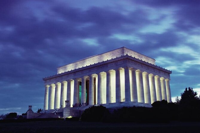 Big Bus DC: Monuments & Memorials Night Tour by Open-top Bus - Why timing changes the whole experience