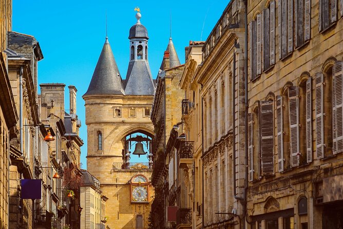 Bordeaux Evening Food Tour : Local Delicacies - Porte Cailhau and the old river-facing city