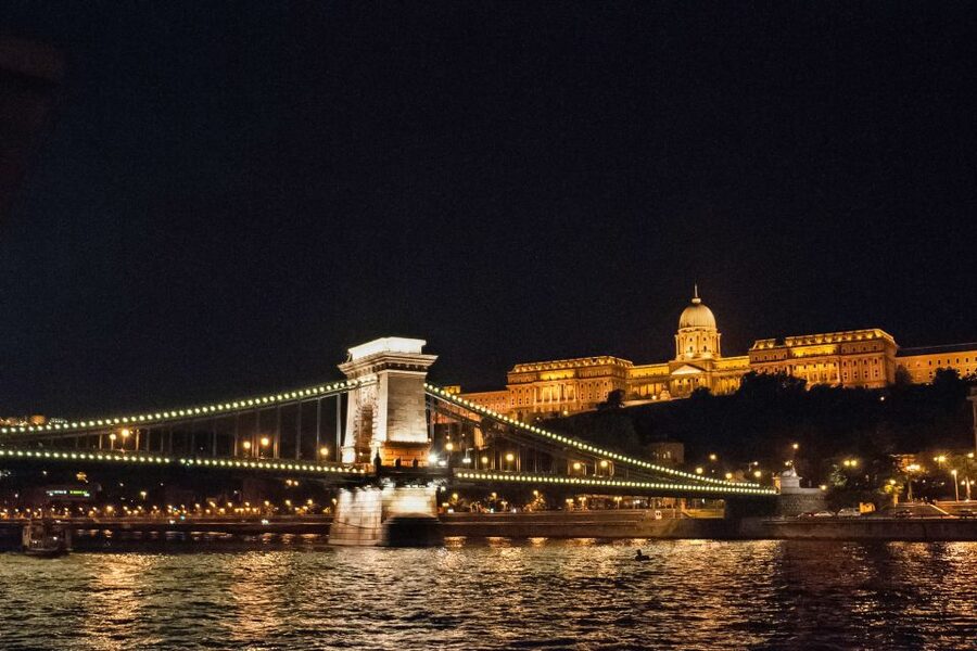Budapest: Evening Cruise including Drink Options - FAQ
