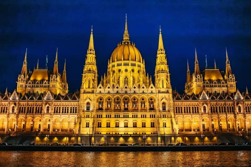 Budapest: Evening Cruise with 4-Course Dinner - Should you book the Silverline evening cruise?