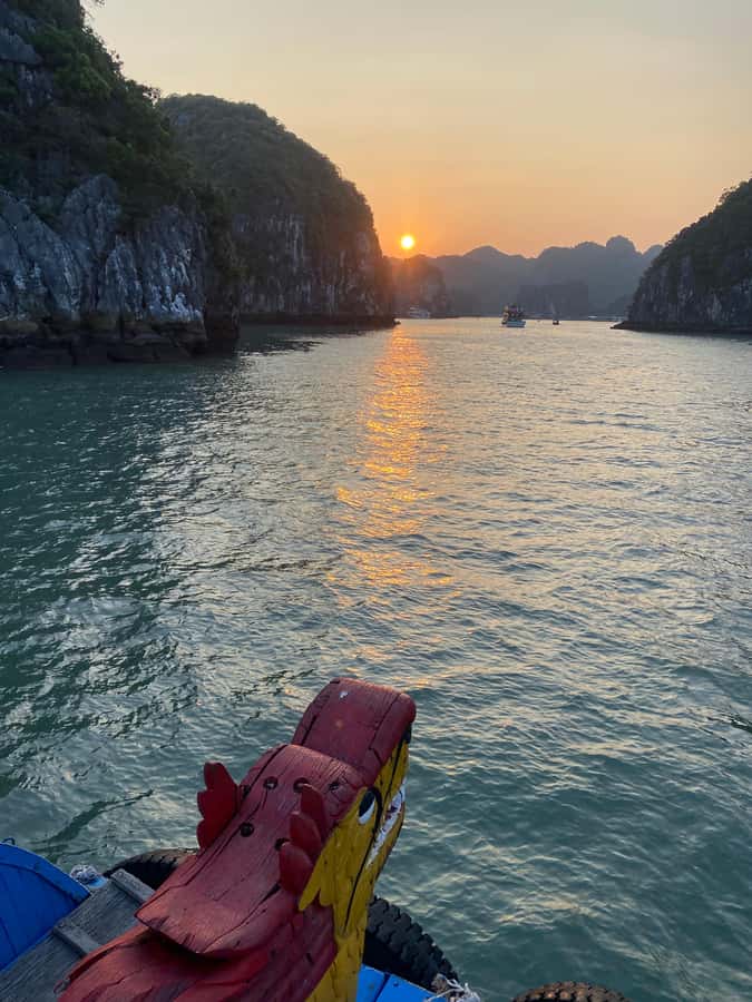 Cat Ba : Lan Ha Bay Bioluminescent Plankton Kayak Boat Tour - Dinner at Alibaba’s family restaurant
