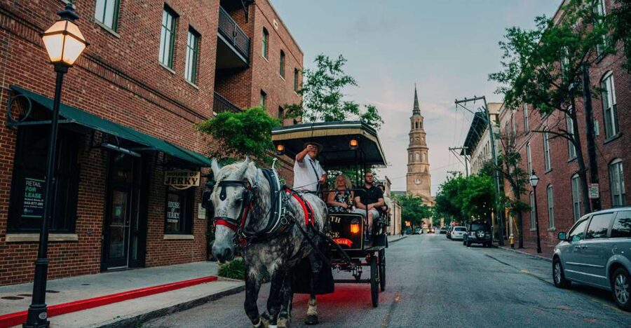 Charleston: Haunted Carriage Evening Tour - The guides make or break the ride