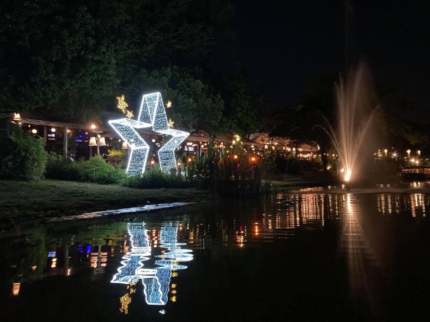 Chiang Mai: Ping River Night Kayaking into City Center - What the guides add to the evening
