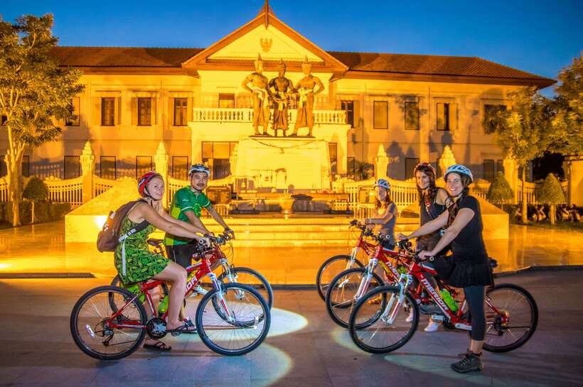 Chiang Mai: Private Historic Old City Bike Tour - Night - Tha Phae Gate and the old city walls