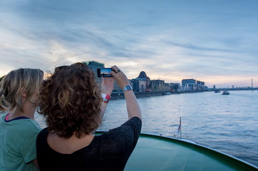 Cologne: 2-Hour Evening Cruise on the Rhine River - Practical timing and comfort tips
