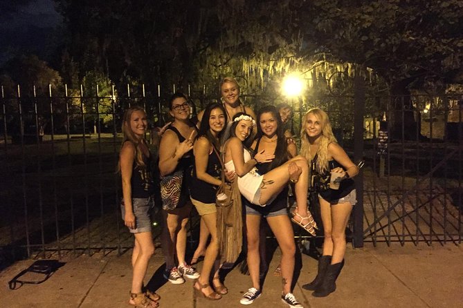 Creepy Crawl Night-Time Haunted Pub Walking Tour of Savannah's Historic District - History, hauntings, and the guide’s storytelling style