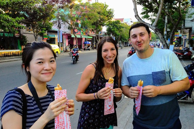 Da Nang Evening Food Tour - Small rice cakes and the first tastes