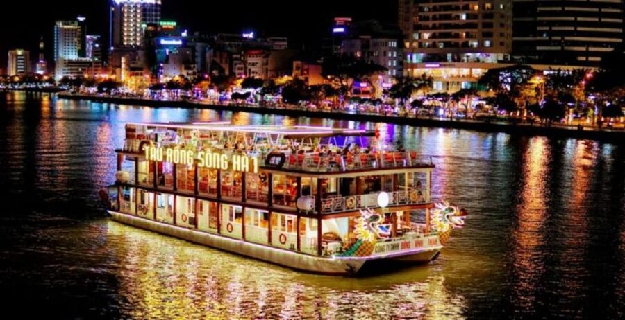 Da Nang: Han River Night Boat Trip with Show on Weekends - The first stretch along the Han River