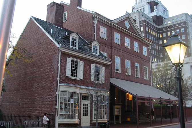 Dark Philly Adult Night Tour - What the guides do best, and where the tour can falter