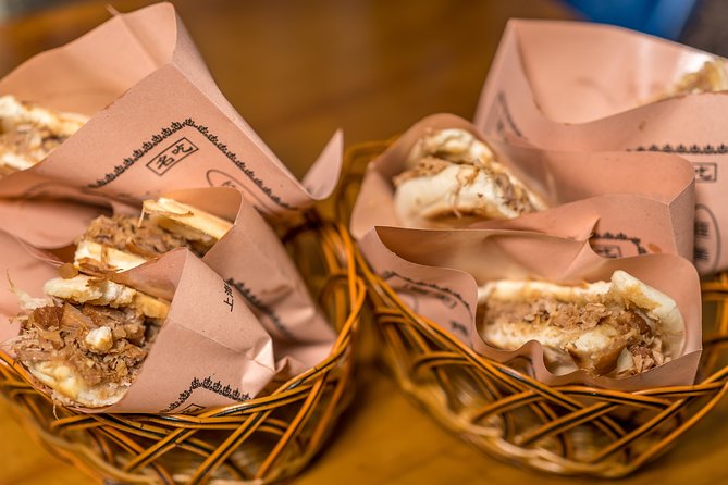 Eat Like A Local: Shanghai Night Food Tour - Stop one: local restaurants around Changning