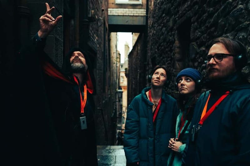 Edinburgh: Multi-Sensory Adults Haunted Vaults Night Tour - How the TourTalk devices improve the experience