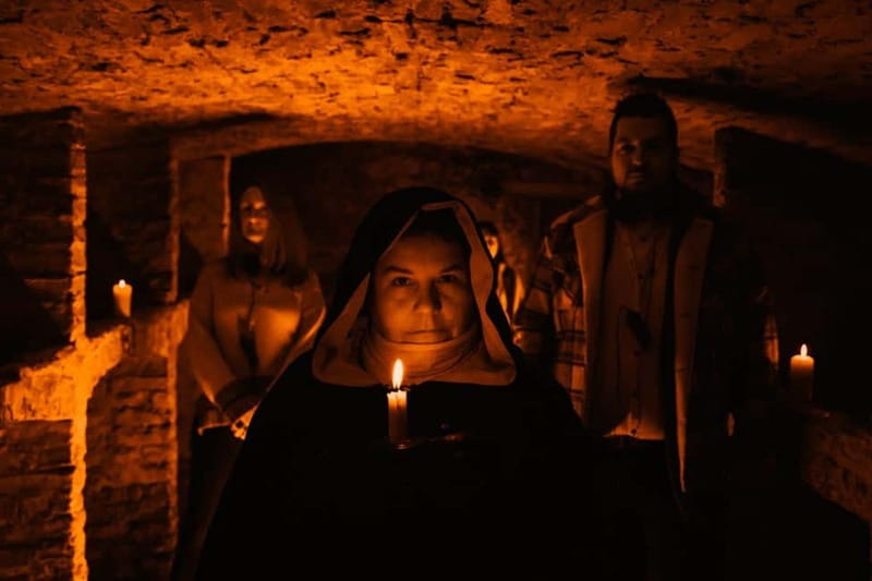 Edinburgh: Multi-Sensory Adults Haunted Vaults Night Tour - The 20 minute Old Town walk