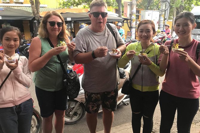 Evening Walking Food Tour, folk game and lantern boat - The local-house dinner is the heaviest stop