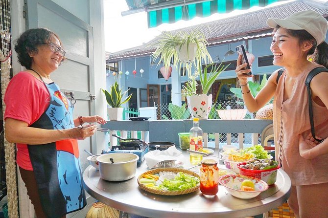 Evening Walking Food Tour, folk game and lantern boat - Folk games: Vietnamese bingo and Dap Nieu