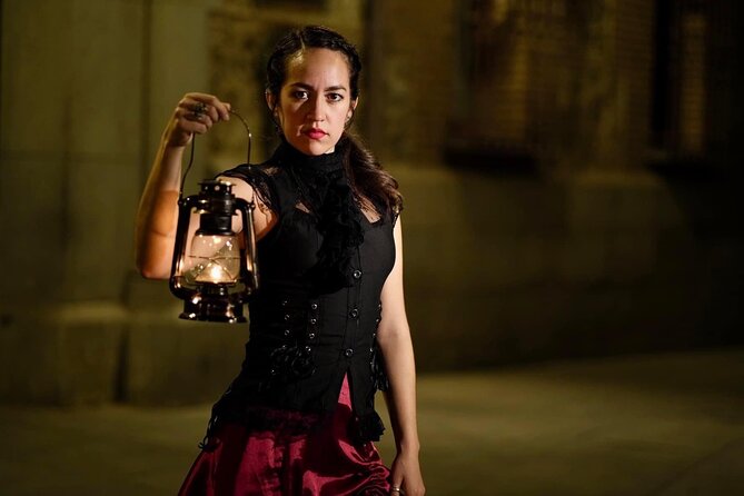 Evening Walking Tour: Spanish Inquisition & Legends of Old Madrid - Plaza de la Cruz Verde: trials and Inquisition tales