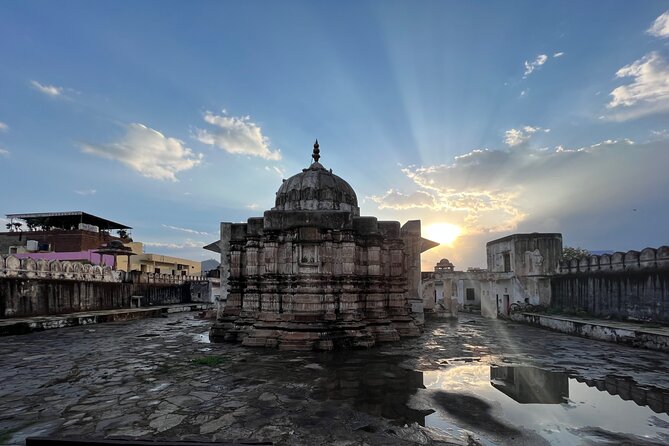 Evening Walking tour with Fire Ceremony - The Pushkar Route - Brahma Ghat and the first look at the lake