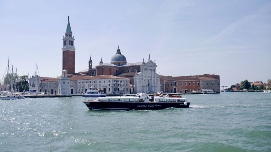 Evening Walking Tour with optional motorboat Ride - The €2 gondola ferry is brief but worthwhile
