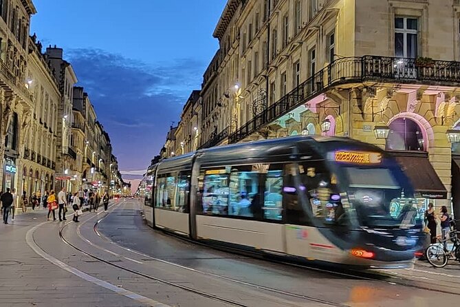 Exclusive ! Discover Vibrant Bordeaux at Night :Night Tour! - Saint-Pierre and the old center