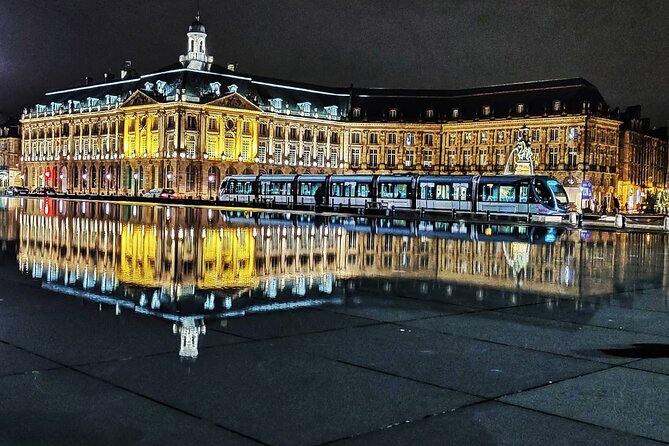 Exclusive ! Discover Vibrant Bordeaux at Night :Night Tour! - Place de la Bourse and the Water Mirror
